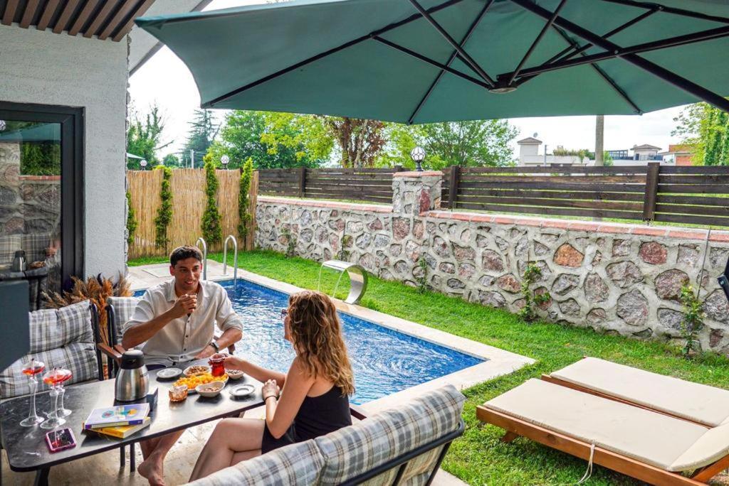 Vital Home Sapanca Isitmali Havuzlu Villa&Bungalov Luaran gambar