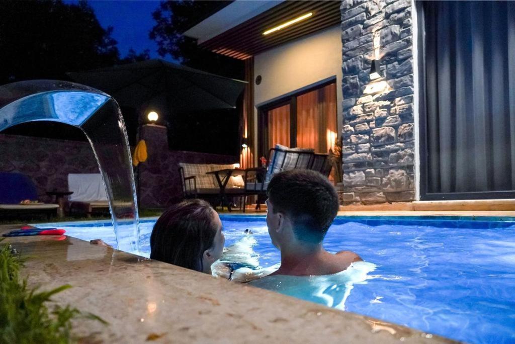 Vital Home Sapanca Isitmali Havuzlu Villa&Bungalov Luaran gambar