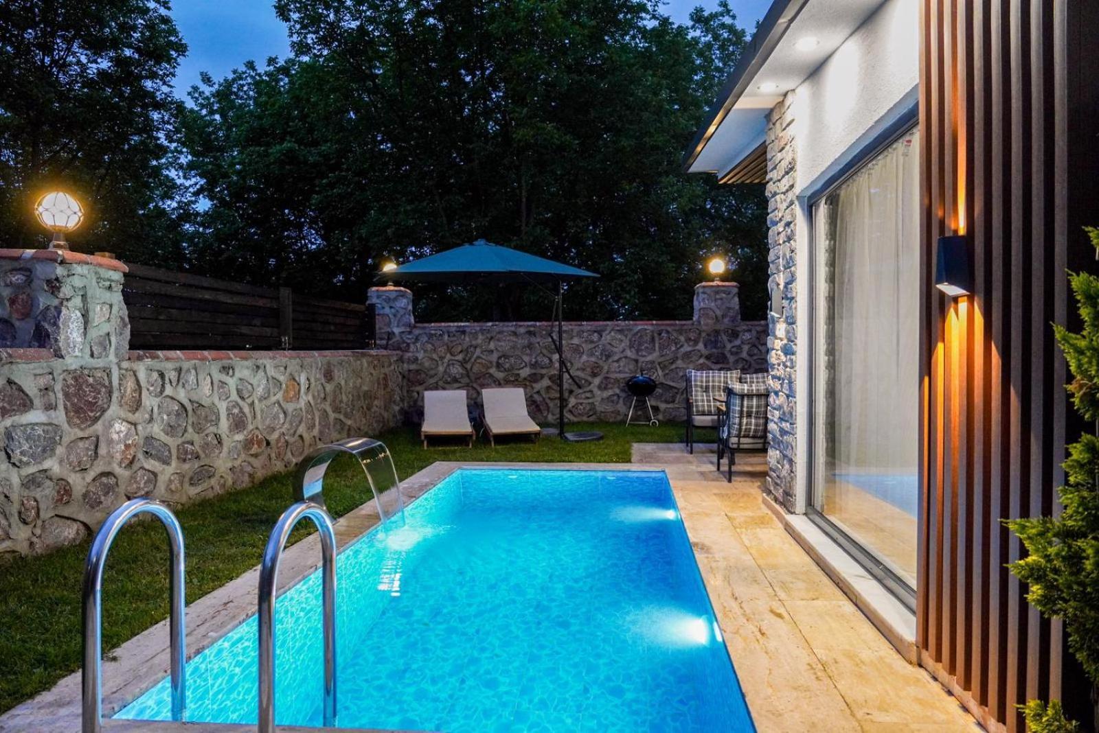 Vital Home Sapanca Isitmali Havuzlu Villa&Bungalov Luaran gambar